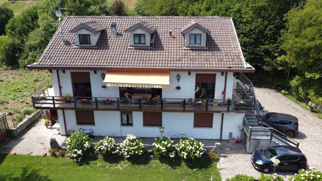 Villa Immersa Nel Verde A Lanzo dʼIntelvi Exterior foto